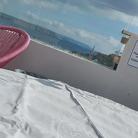 Amazing Penthouse With Private Hot Tub, Sea Views, Communal Pool & Free Ac *